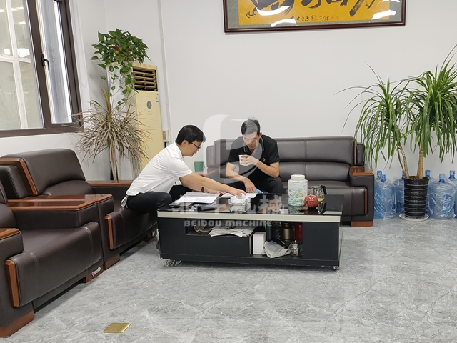 中藥渣炭化設(shè)備優(yōu)化技術(shù),滿(mǎn)足客戶(hù)需求